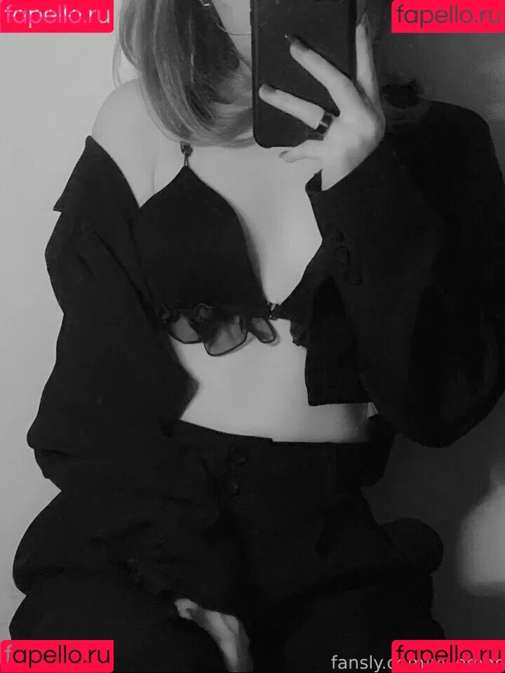 Vwemor Onlyfans Photo Gallery 