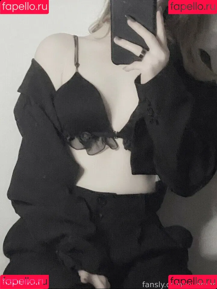 Vwemor Onlyfans Photo Gallery 