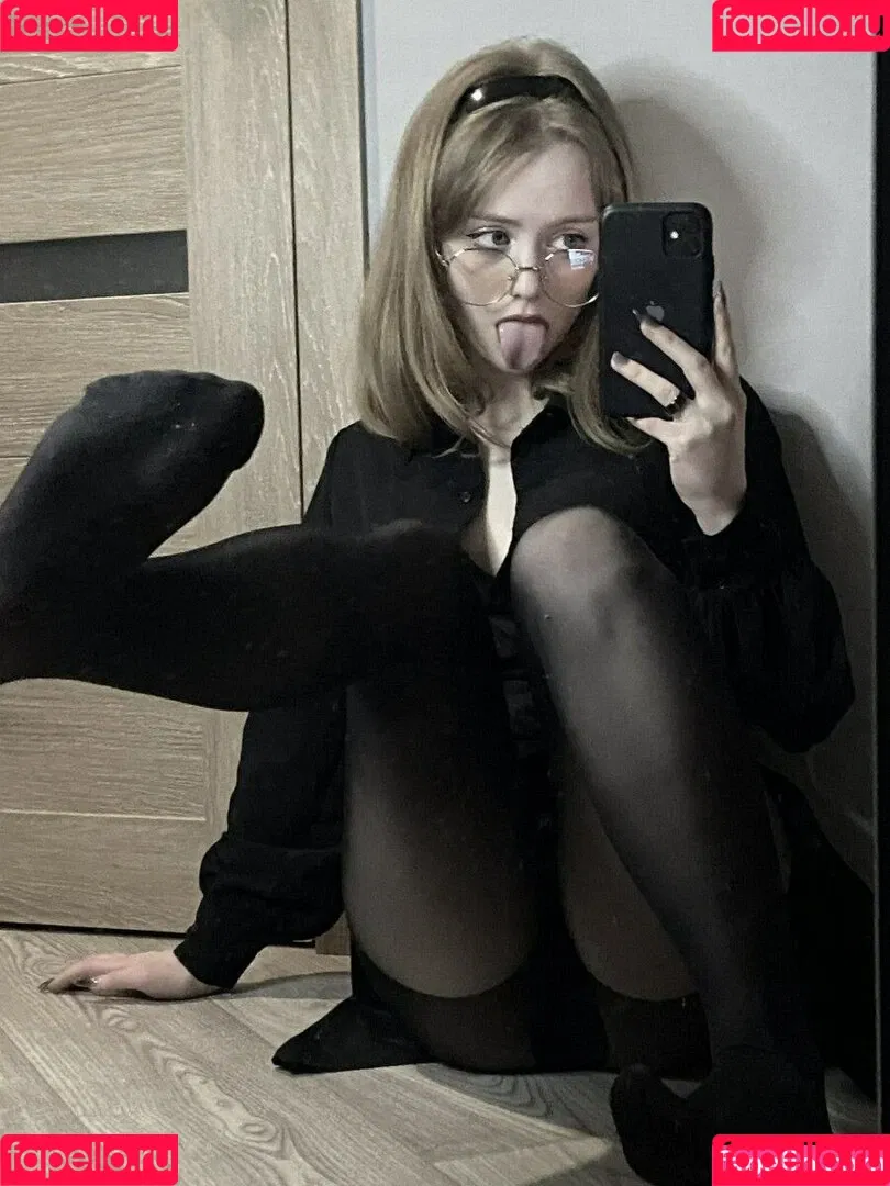 Vwemor Onlyfans Photo Gallery 