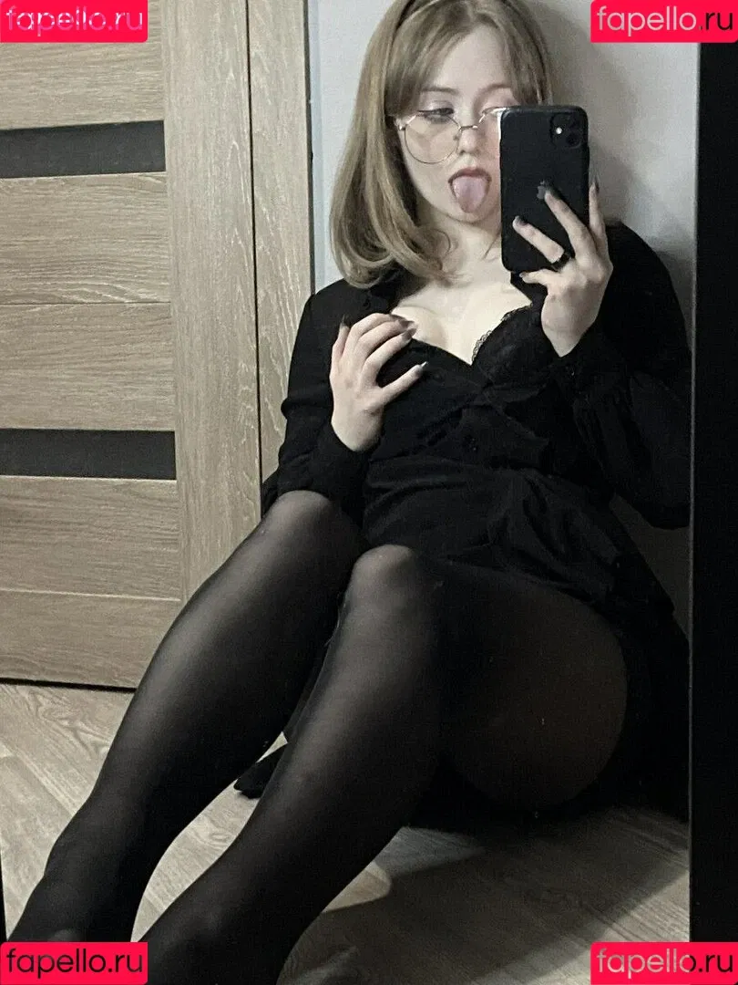 Vwemor Onlyfans Photo Gallery 