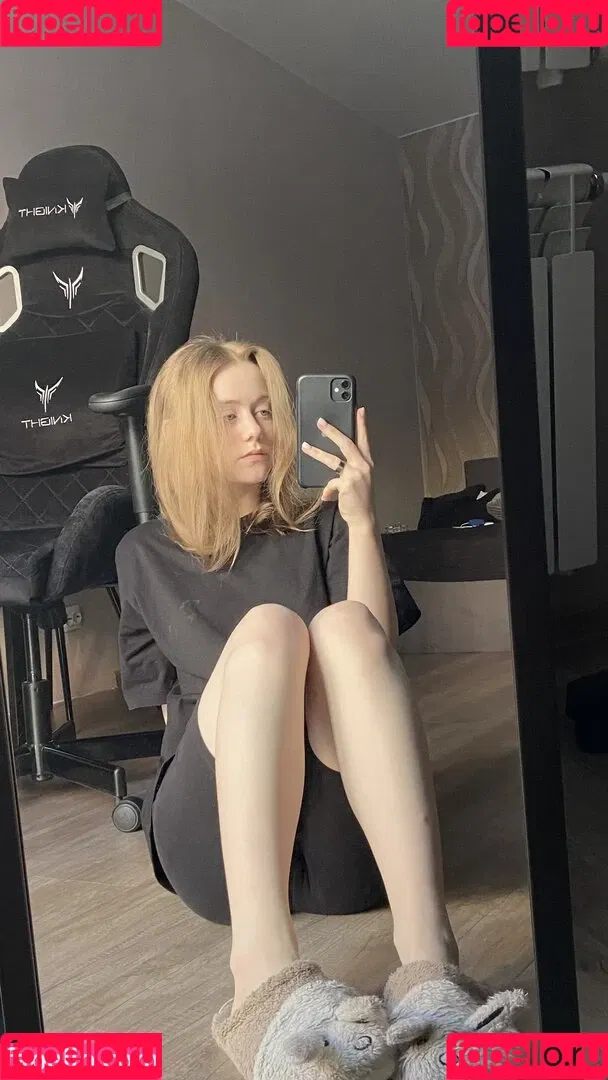 Vwemor Onlyfans Photo Gallery 