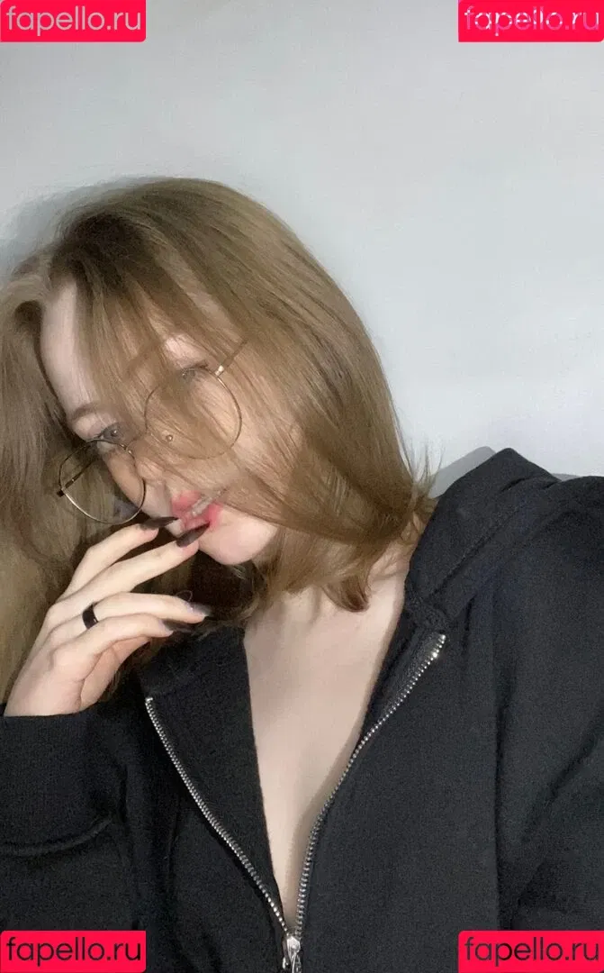 Vwemor Onlyfans Photo Gallery 