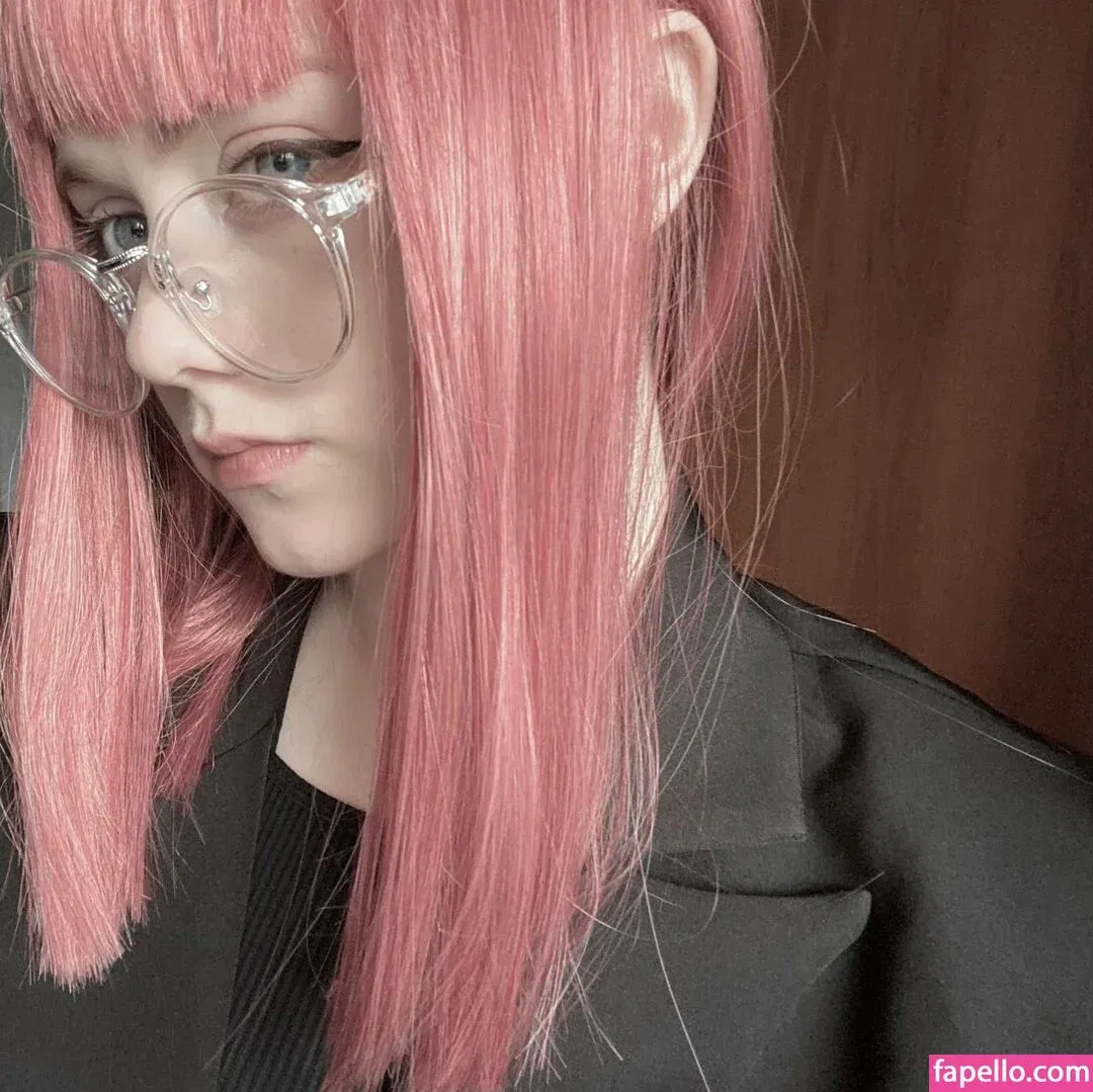 Vwemor Onlyfans Photo Gallery 