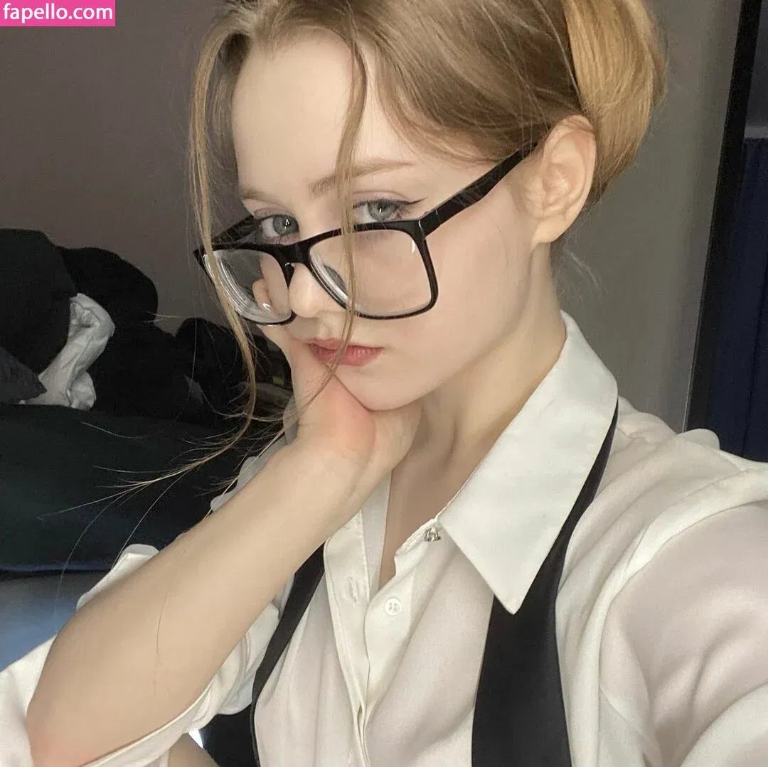 Vwemor Onlyfans Photo Gallery 