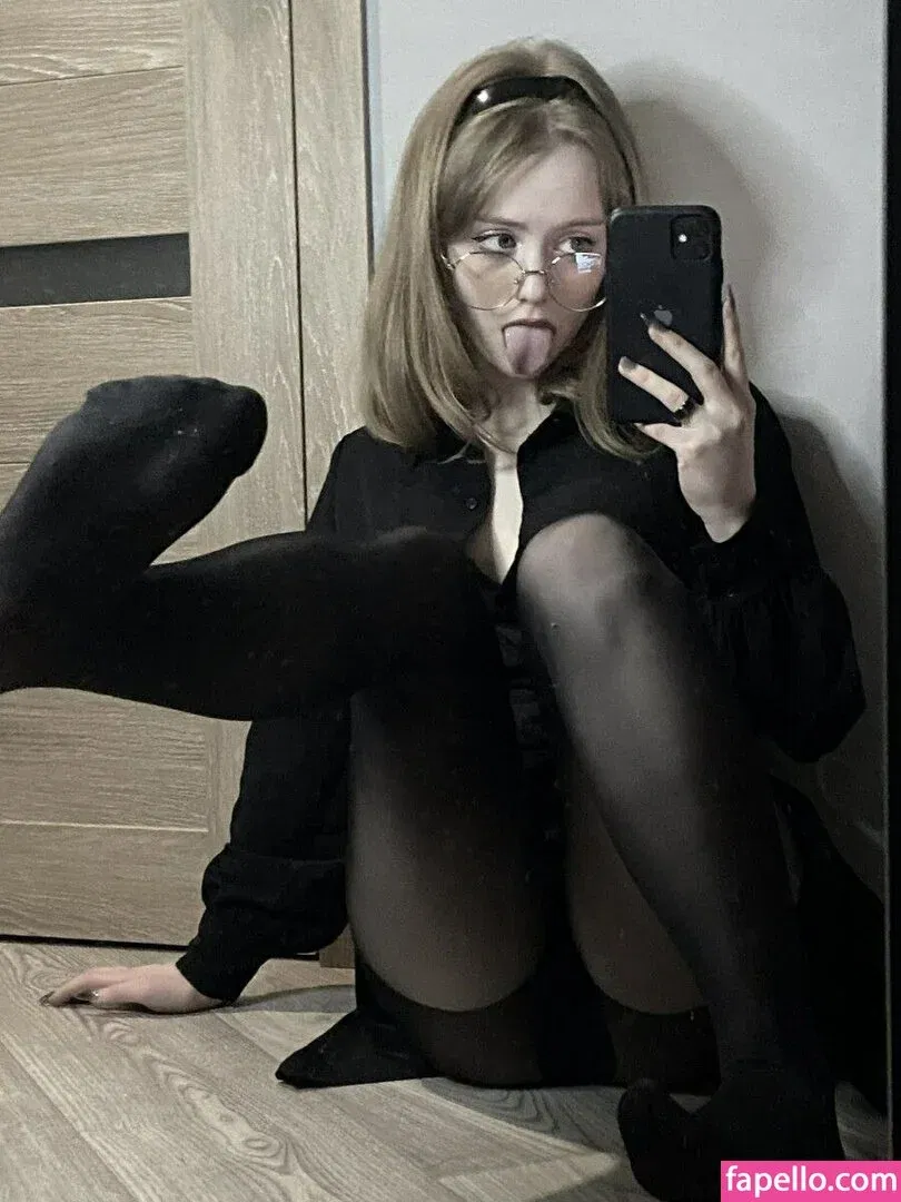 Vwemor Onlyfans Photo Gallery 