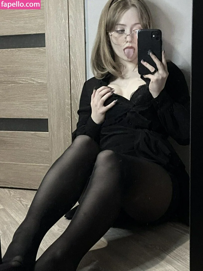 Vwemor Onlyfans Photo Gallery 