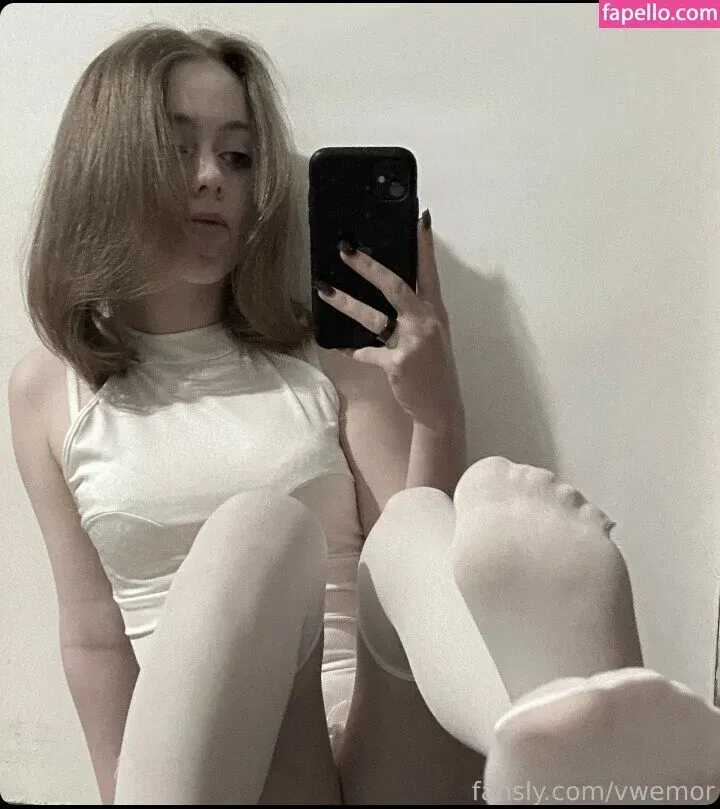 Vwemor Onlyfans Photo Gallery 