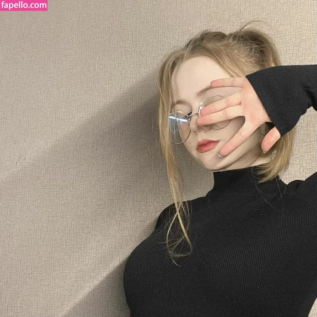 Vwemor Onlyfans Photo Gallery 