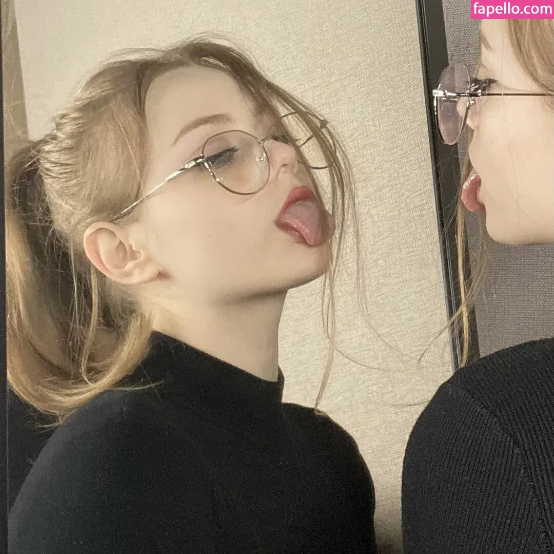 Vwemor Onlyfans Photo Gallery 