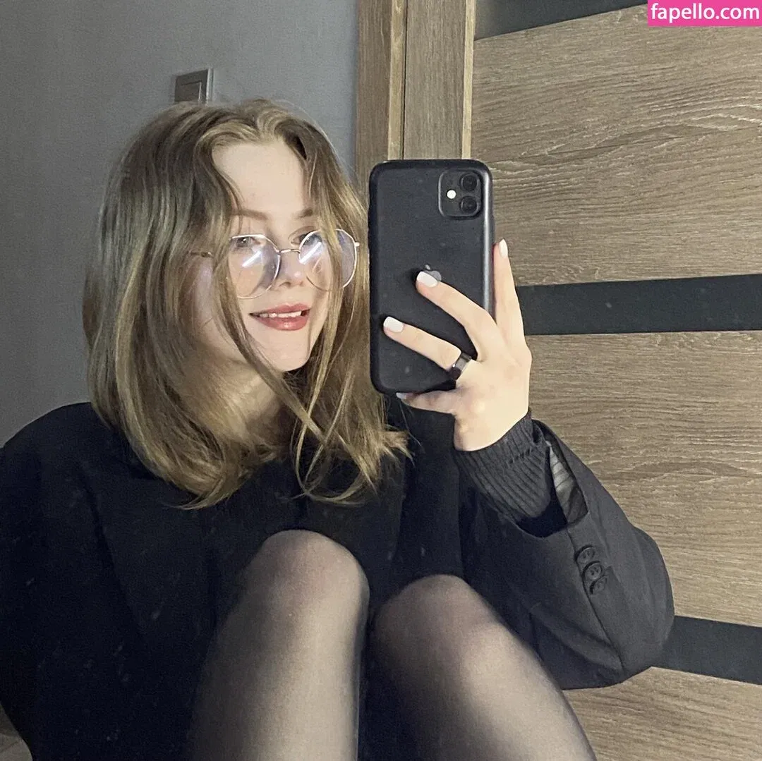 Vwemor Onlyfans Photo Gallery 