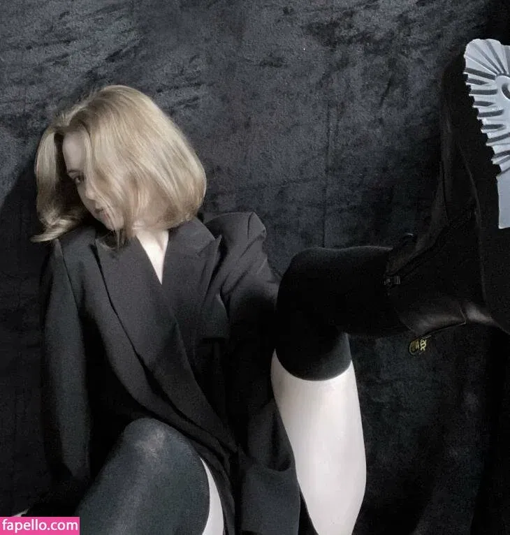 Vwemor Onlyfans Photo Gallery 