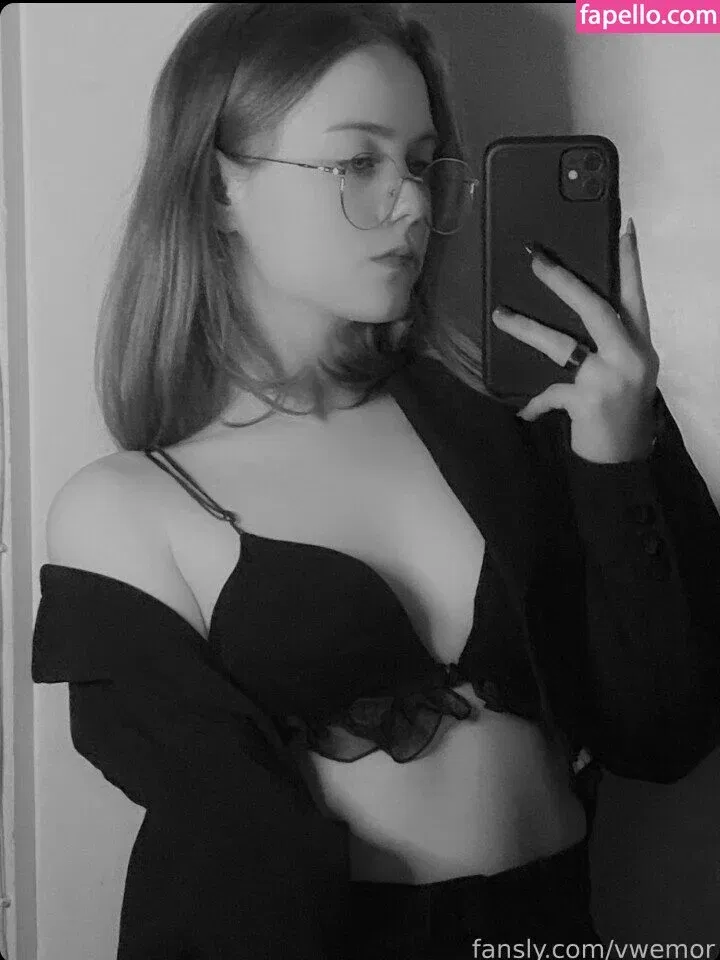 Vwemor Onlyfans Photo Gallery 