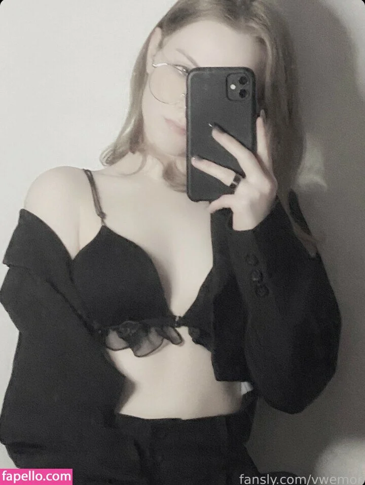 Vwemor Onlyfans Photo Gallery 