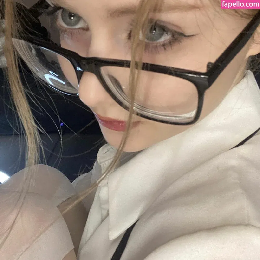 Vwemor Onlyfans Photo Gallery 