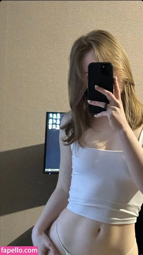 Vwemor Onlyfans Photo Gallery 