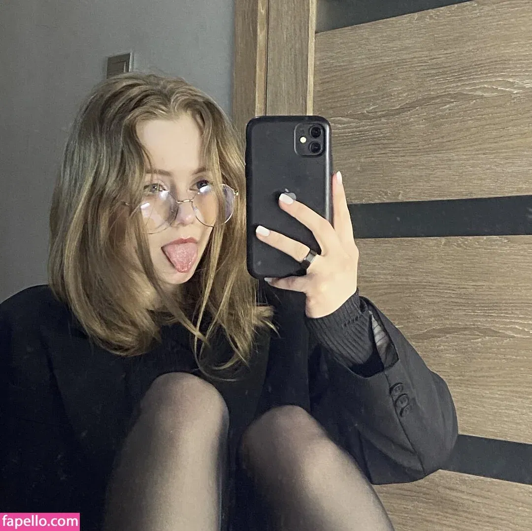 Vwemor Onlyfans Photo Gallery 