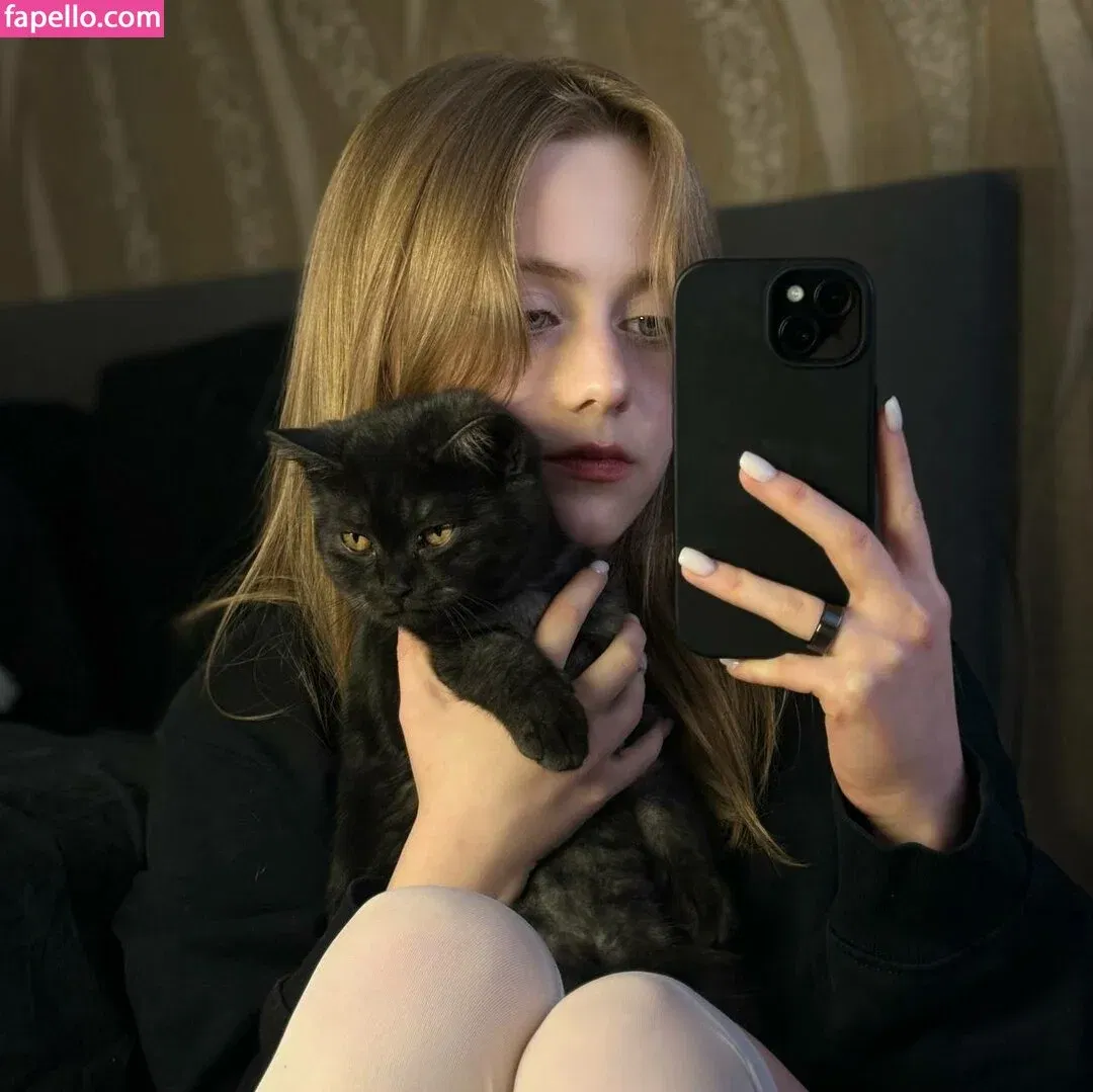 Vwemor Onlyfans Photo Gallery 