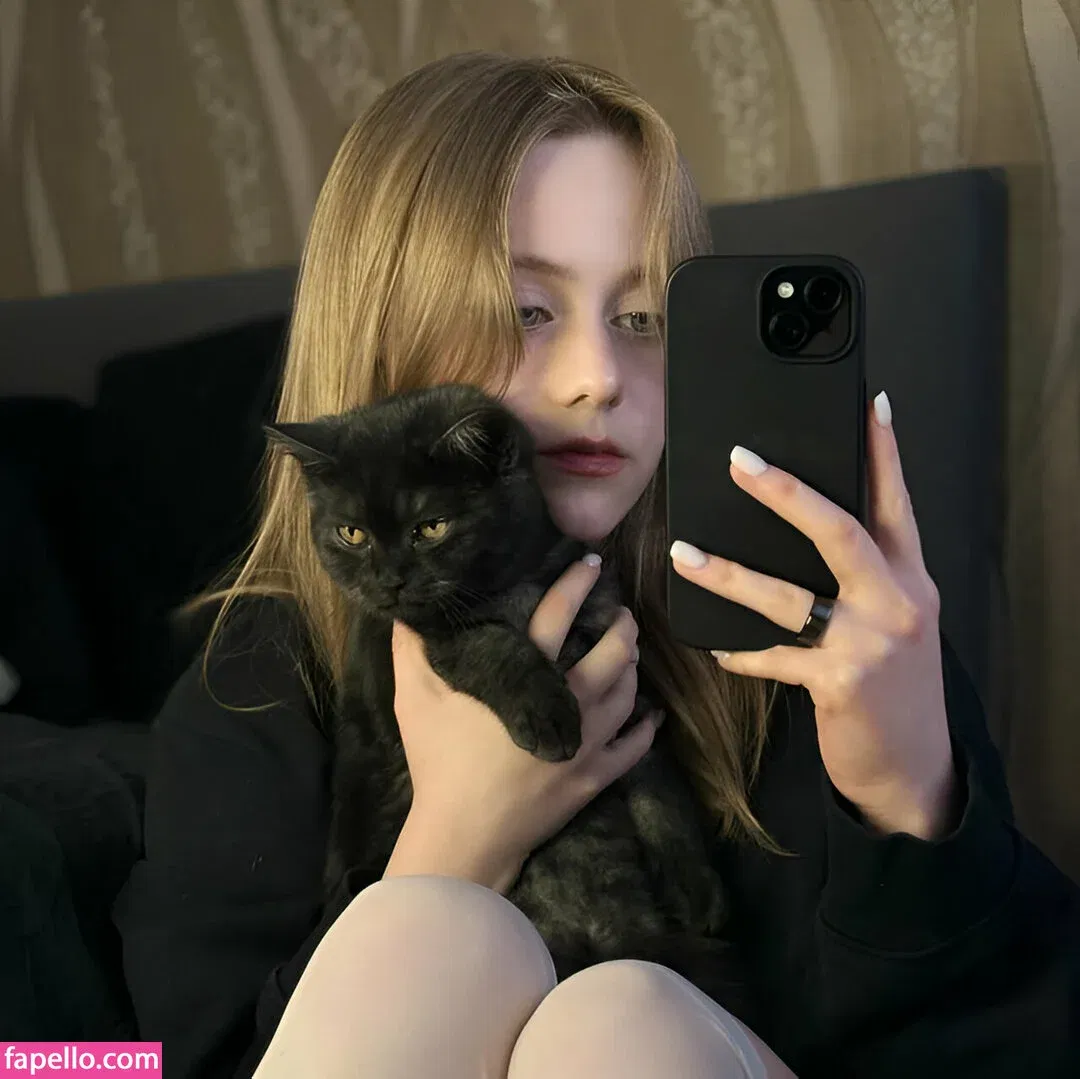 Vwemor Onlyfans Photo Gallery 