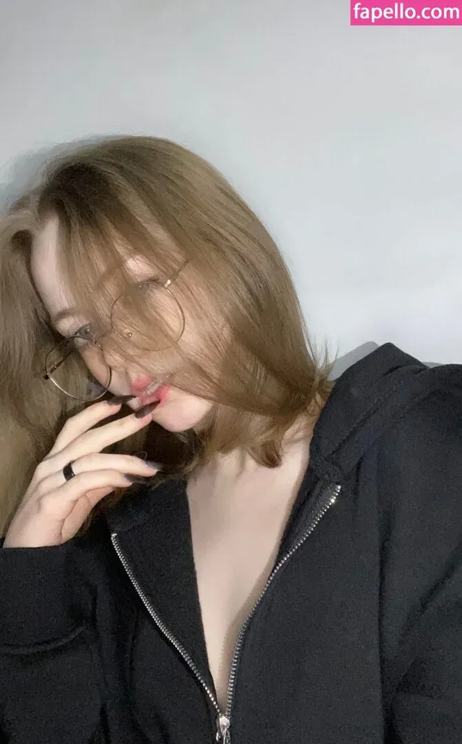 Vwemor Onlyfans Photo Gallery 