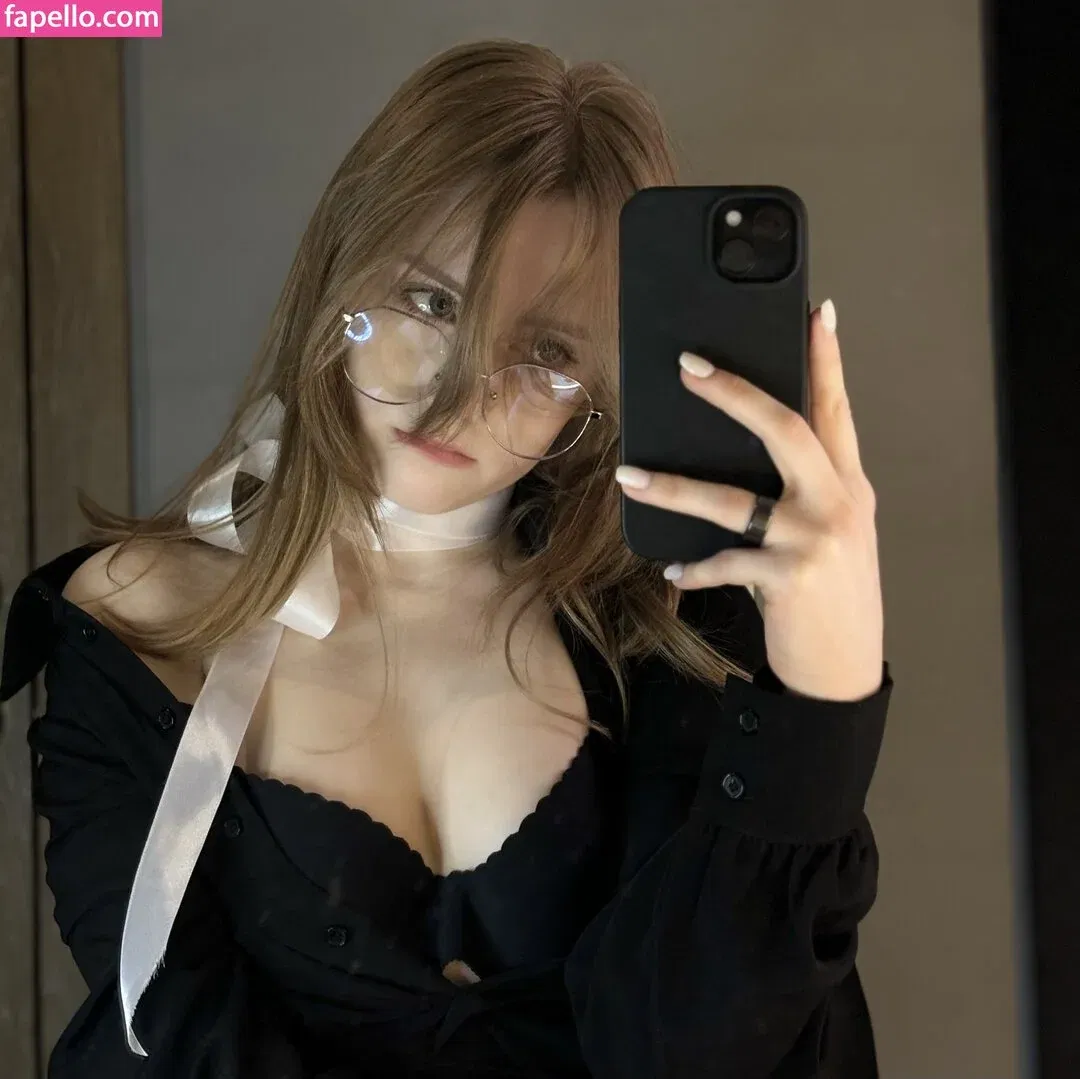 Vwemor Onlyfans Photo Gallery 