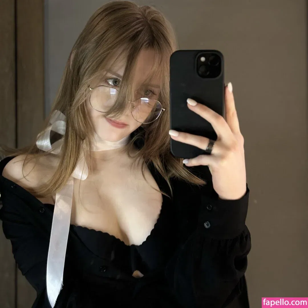 Vwemor Onlyfans Photo Gallery 