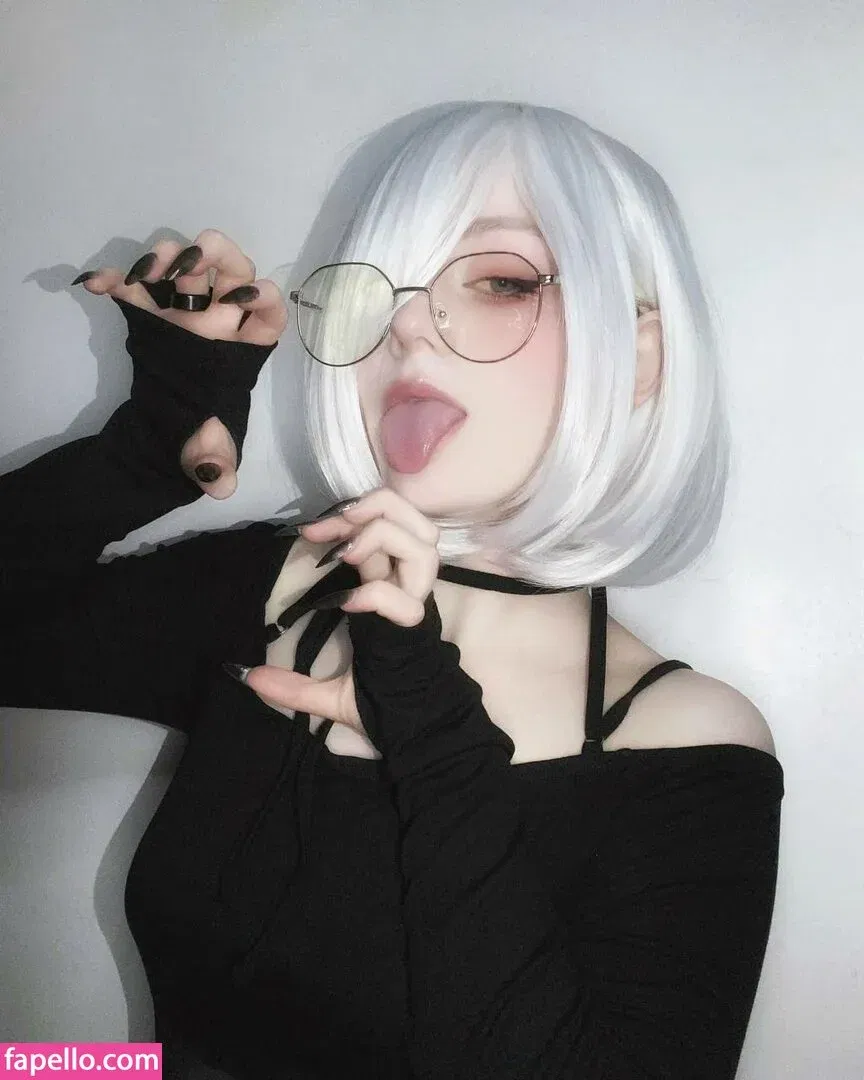 Vwemor Onlyfans Photo Gallery 