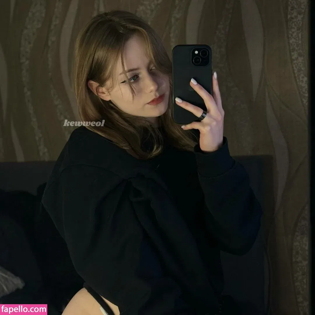 Vwemor Onlyfans Photo Gallery 