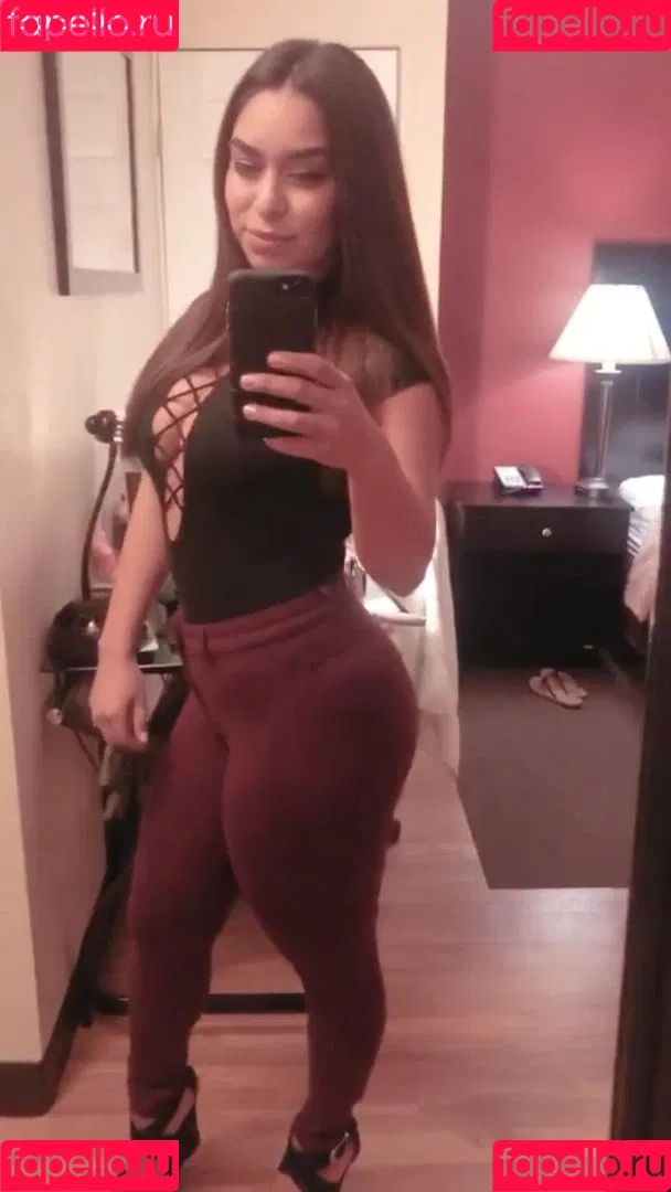 Cecilia Rosales Onlyfans Photo Gallery 