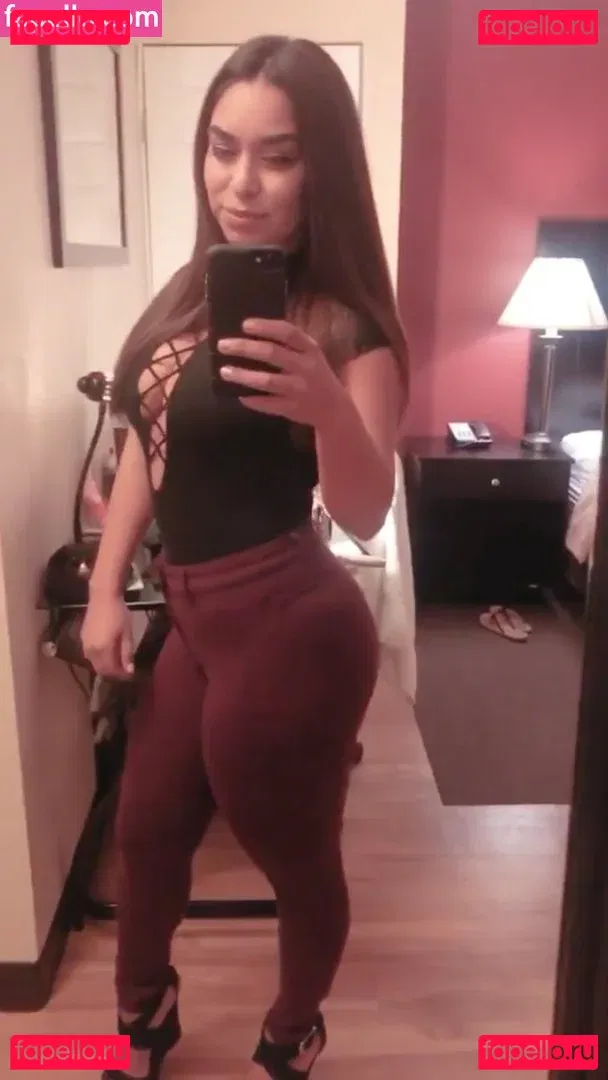 Cecilia Rosales Onlyfans Photo Gallery 