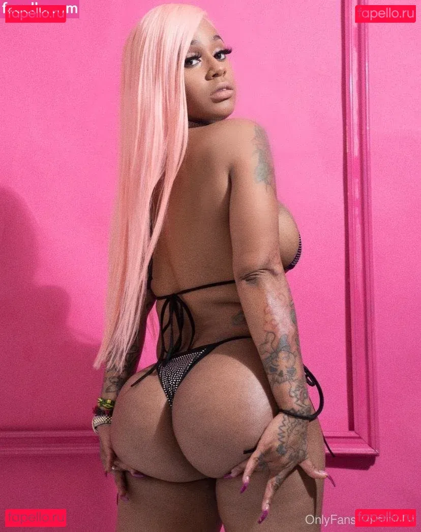 PinkB Onlyfans Photo Gallery 