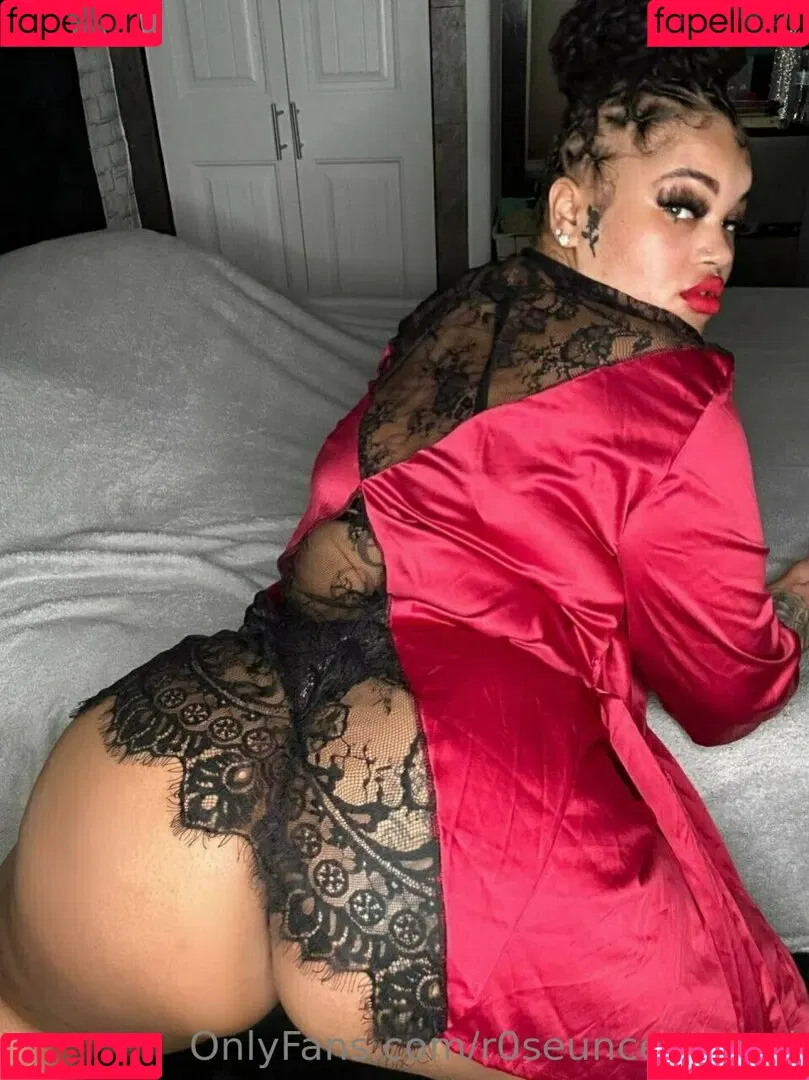 r0seuncensored Onlyfans Photo Gallery 