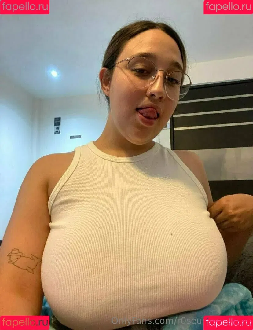 r0seuncensored Onlyfans Photo Gallery 