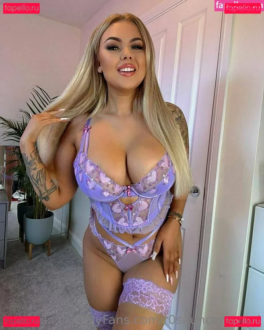 r0seuncensored Onlyfans Photo Gallery 