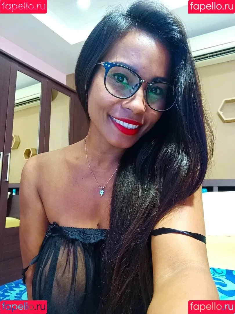 PaulaThai Onlyfans Photo Gallery 