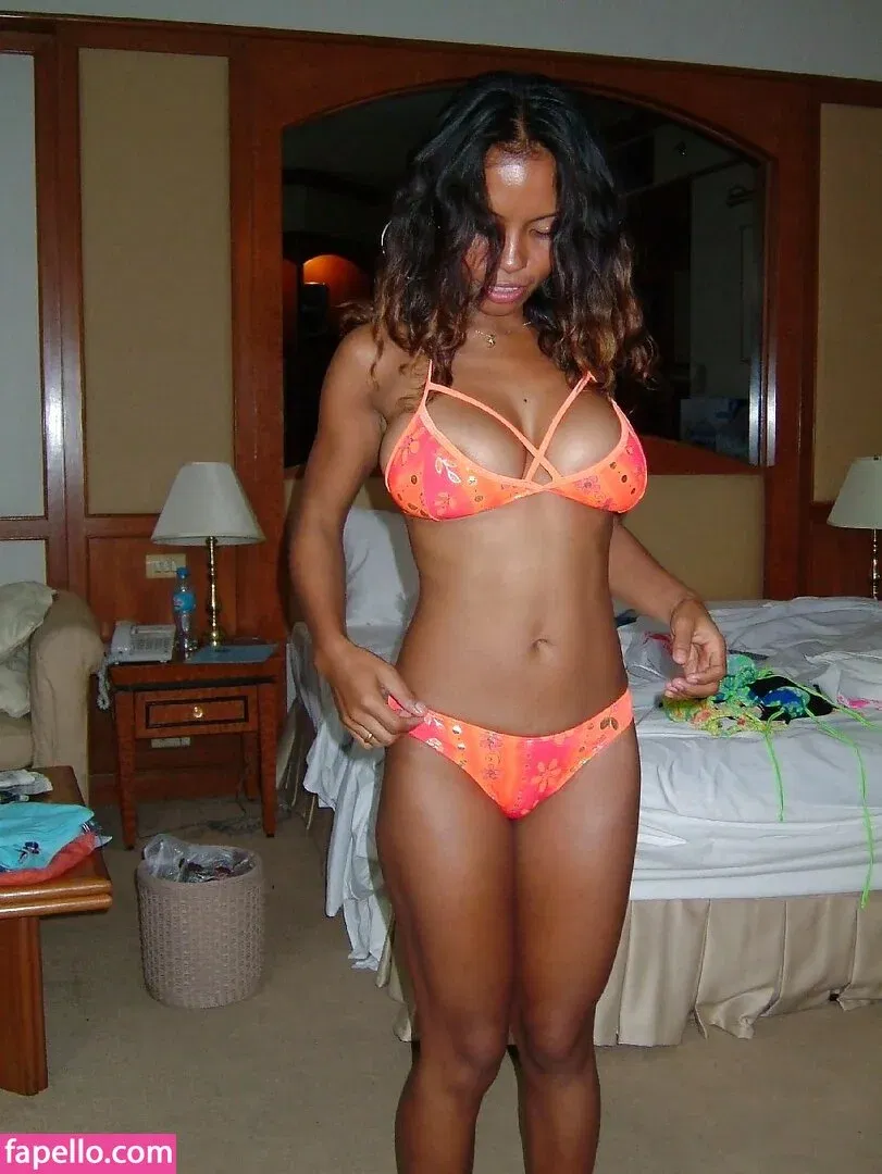 PaulaThai Onlyfans Photo Gallery 