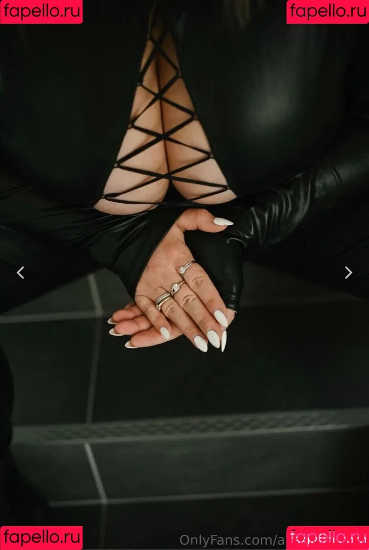 Anna Schmidt Onlyfans Photo Gallery 