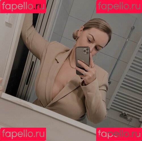 Anna Schmidt Onlyfans Photo Gallery 