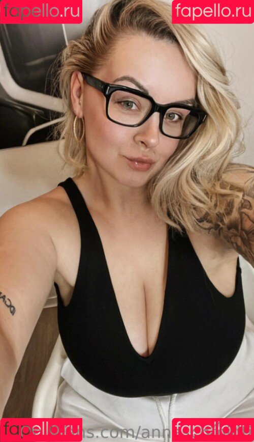 Anna Schmidt Onlyfans Photo Gallery 