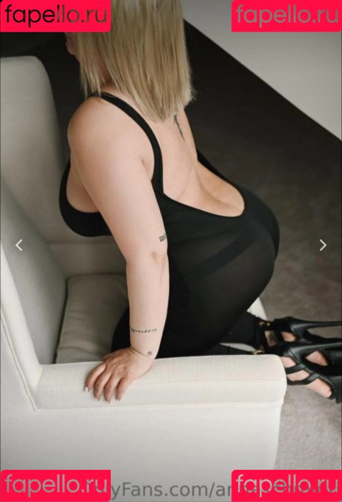 Anna Schmidt Onlyfans Photo Gallery 