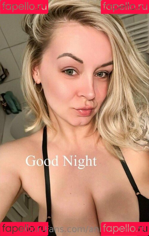 Anna Schmidt Onlyfans Photo Gallery 