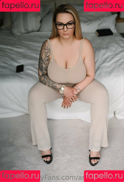 Anna Schmidt Onlyfans Photo Gallery 