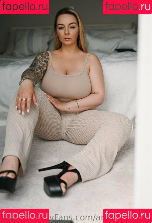 Anna Schmidt Onlyfans Photo Gallery 