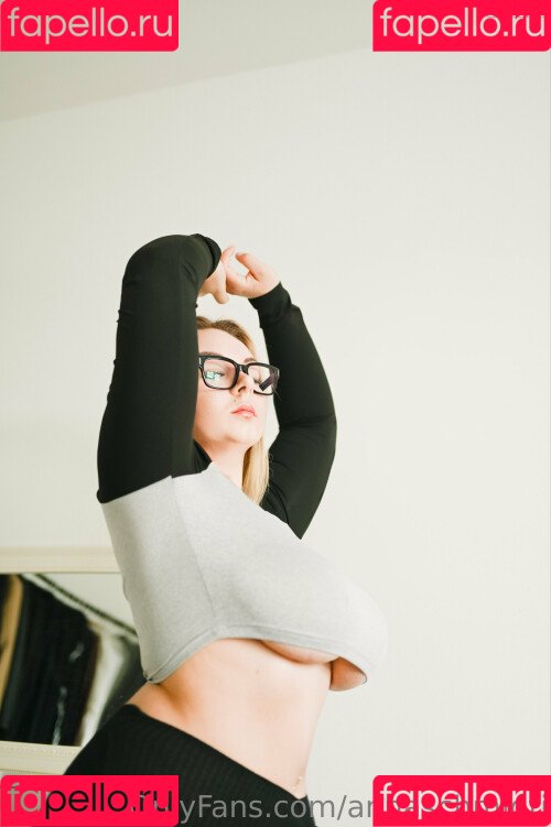 Anna Schmidt Onlyfans Photo Gallery 