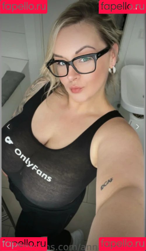 Anna Schmidt Onlyfans Photo Gallery 