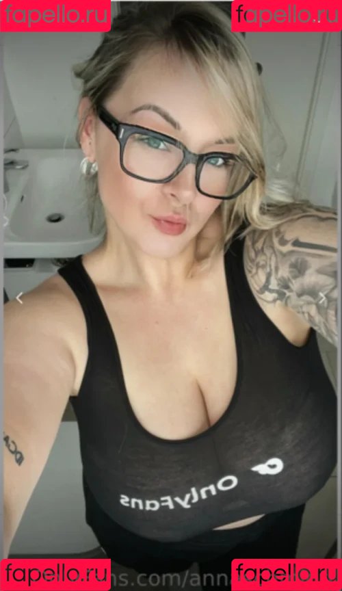 Anna Schmidt Onlyfans Photo Gallery 