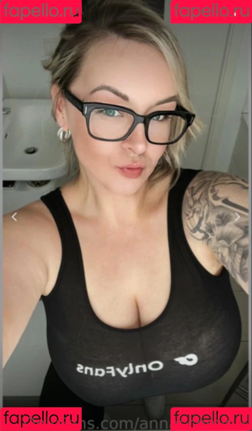 Anna Schmidt Onlyfans Photo Gallery 