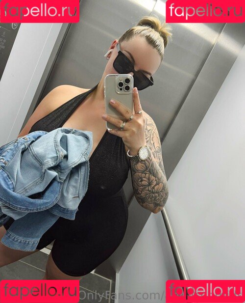 Anna Schmidt Onlyfans Photo Gallery 