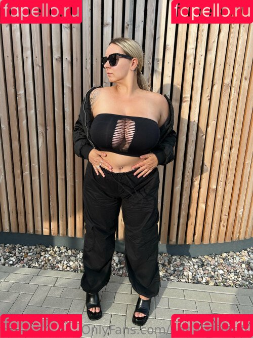 Anna Schmidt Onlyfans Photo Gallery 