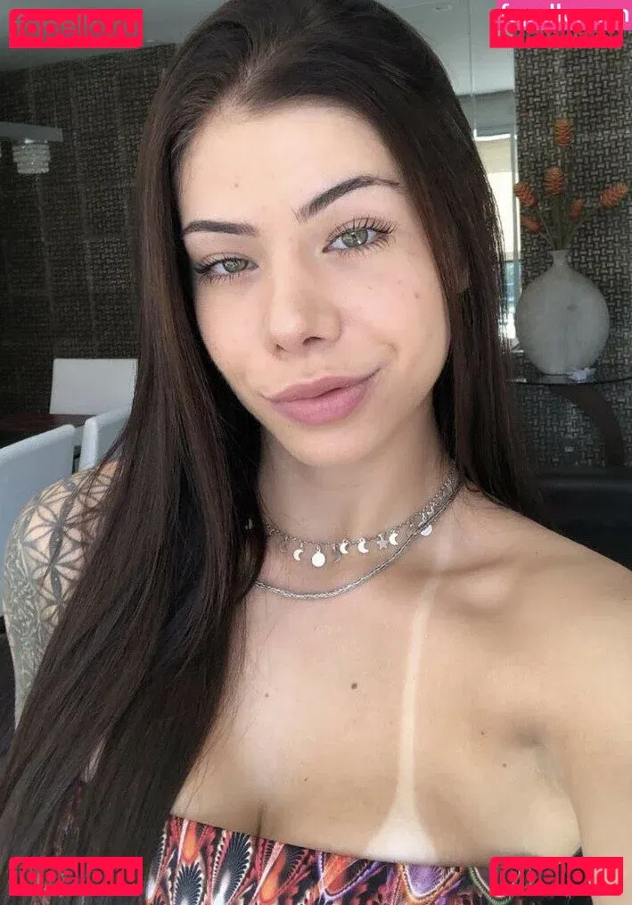 Thayna Lopes Onlyfans Photo Gallery 