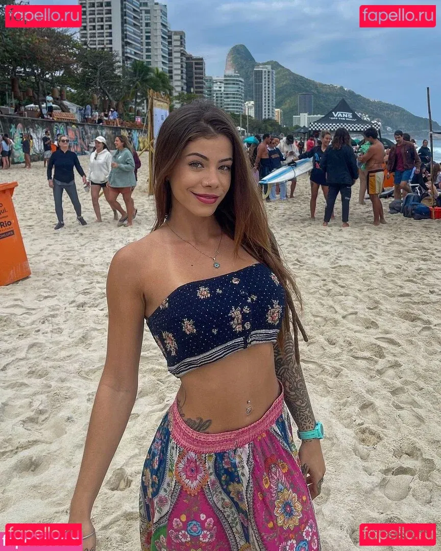 Thayna Lopes Onlyfans Photo Gallery 